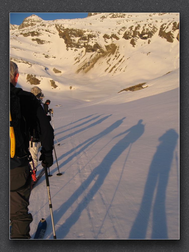 9 Wir werfen Schatten im Morgenlicht